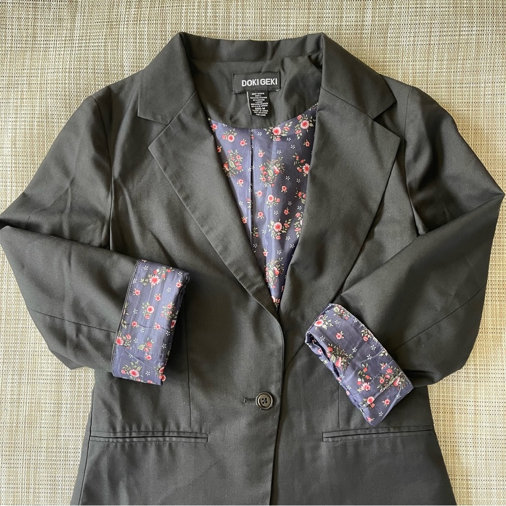Doki Geki Black Women's Tailored Blazer with Floral Lining